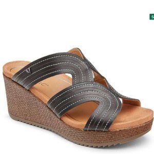 Vionic Malorie wedge sandal in black